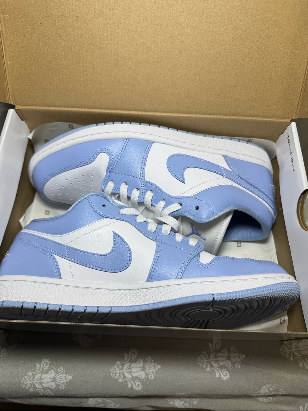 Nike Low Top Sneakers - White & Light Blue - Air Jordan 1 Low